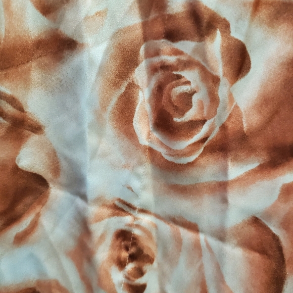 Gorgeous 2 piece Set - Picture 14 of 14